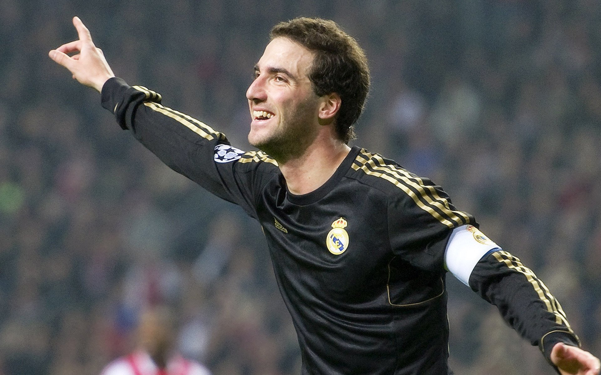 法国泳将打破尘封十年世界纪录 奥运资格赛惊艳全场