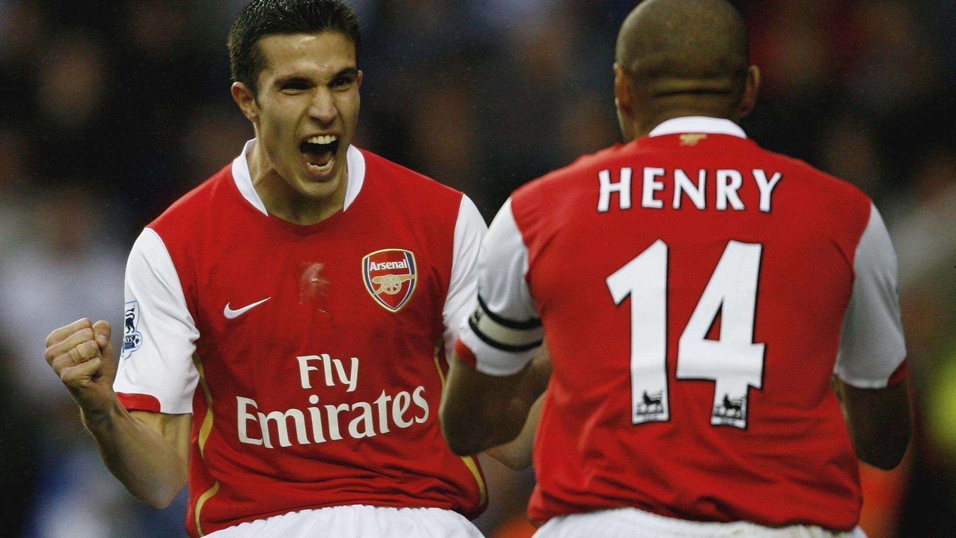 贝纳蒂亚独家揭秘，今夏引援不止德布劳内，蓝军曾密谈福法纳