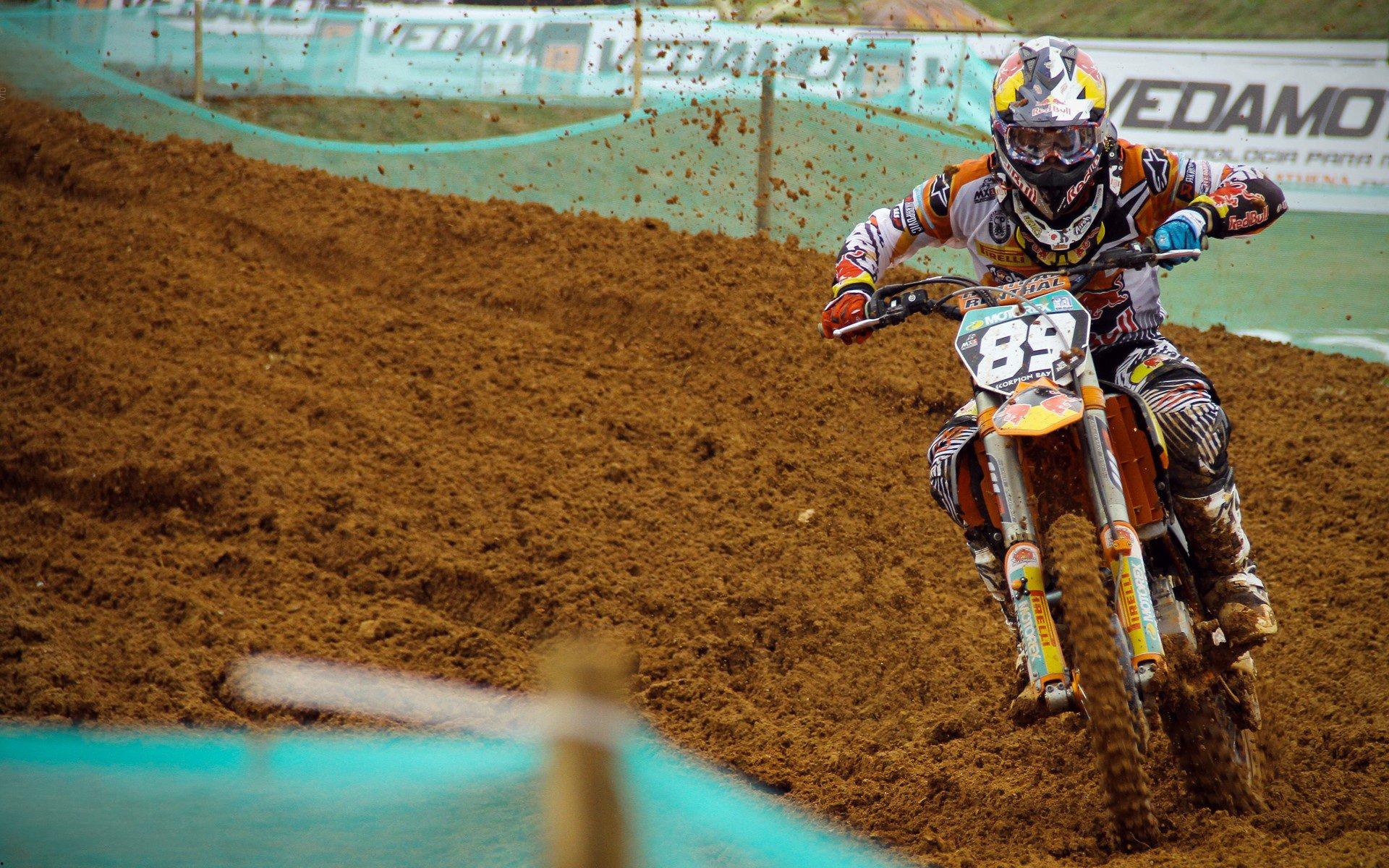 细谷真大抽射一锤定音 国足主场0-1憾负日本队